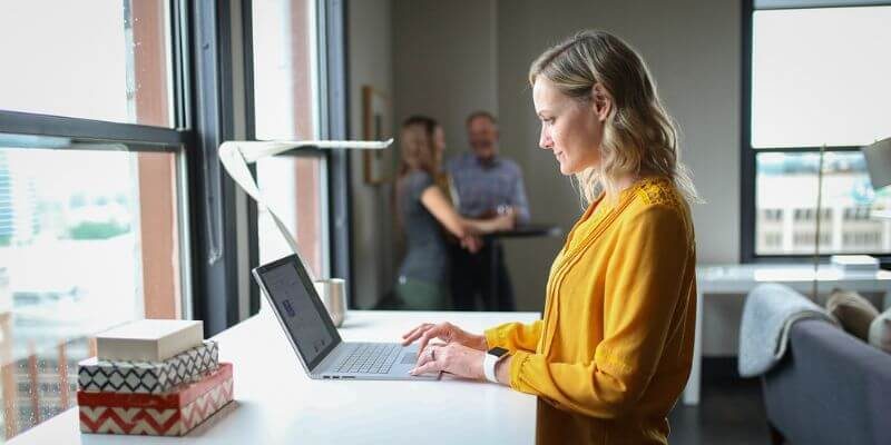 Sit stand desk